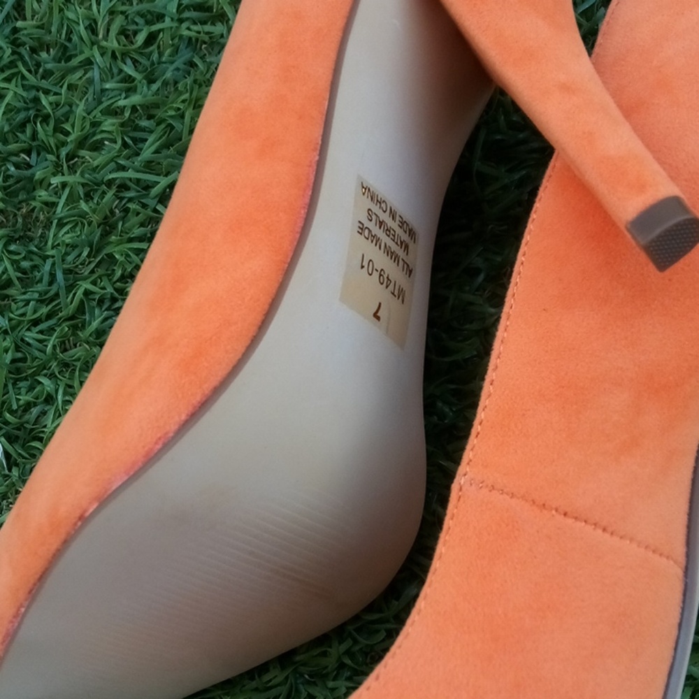 Shoes - Picture 4 of 5
